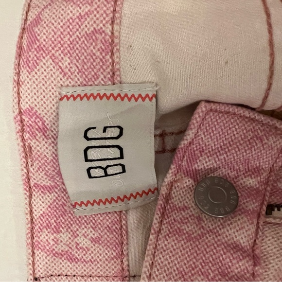 BDG straight leg pink pattern jeans size 26 - Picture 2 of 4